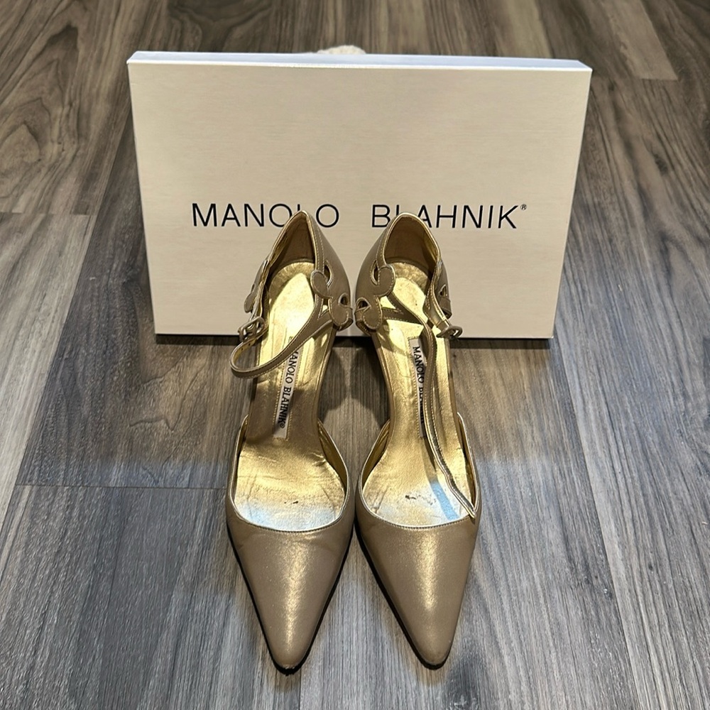 Manolo Blahnik pumps